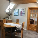 Wohlfuehlen In Gepflegter 70 Qm Oberwohnung Apartman *
