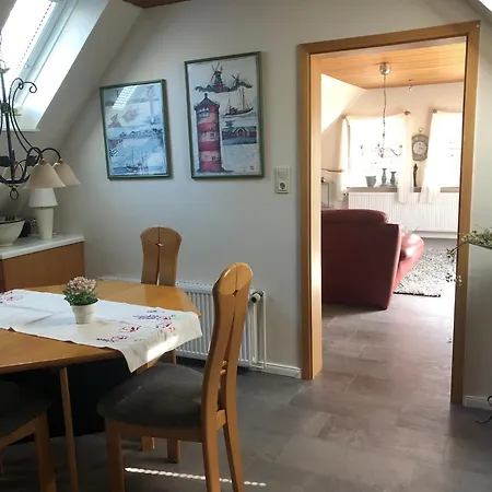Wohlfuehlen In Gepflegter 70 Qm Oberwohnung Appartamento Marienhafe