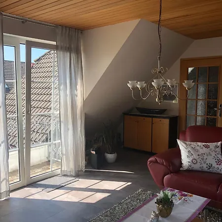 아파트 Wohlfuehlen In Gepflegter 70 Qm Oberwohnung *