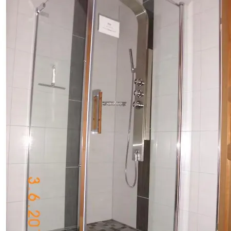 Apartment Wohlfühlen In Gepflegter 70 Qm Oberwohnung *