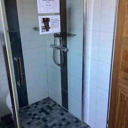 Wohlfuehlen In Gepflegter 70 Qm Oberwohnung Apartman
