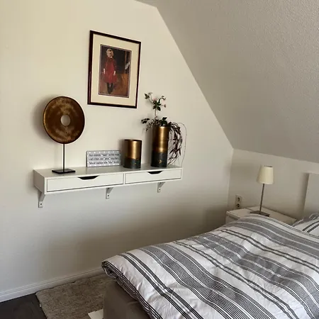 Wohlfuehlen In Gepflegter 70 Qm Oberwohnung *